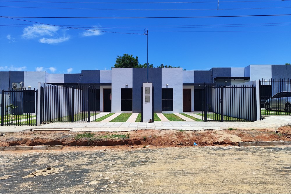 Casa - Venta - Paraguay Central Luque - 143019024-144 , - RE/MAX Paraguay