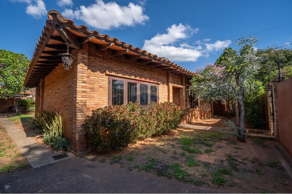 Residential - ਅਲੱਗ ਥਲੱਗ ਬਣਿਆ ਹੋਇਆ ਘਰ - Paraguay Asunción Nazareth - PY - 3.jpg - 143098069-7