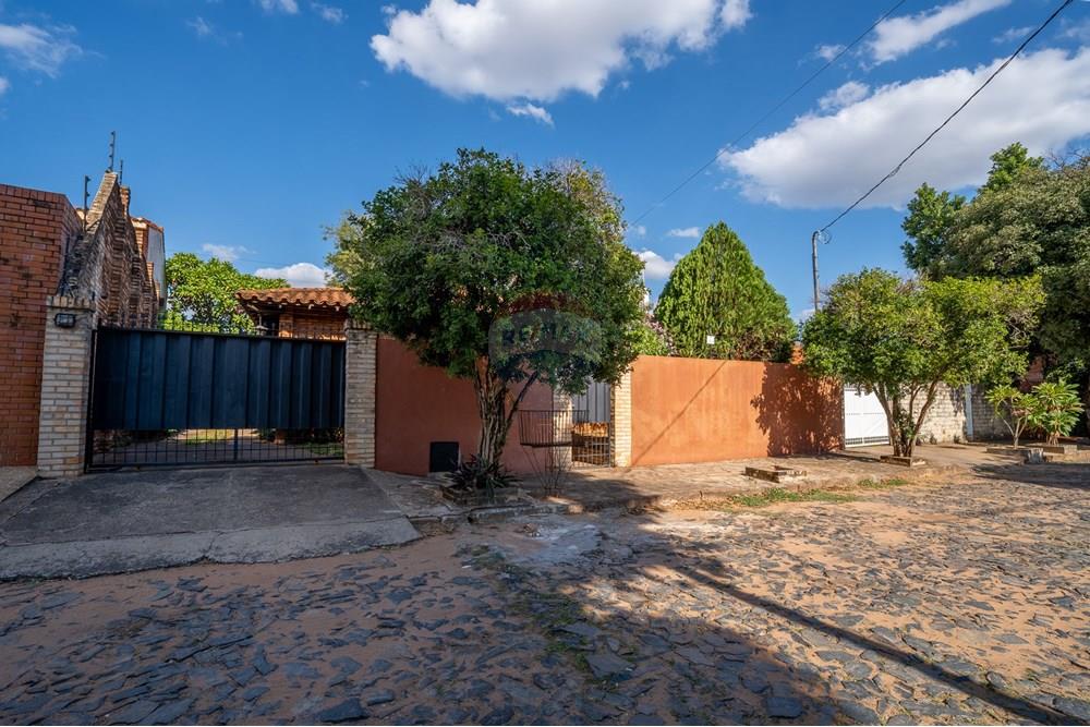 Residential - ਅਲੱਗ ਥਲੱਗ ਬਣਿਆ ਹੋਇਆ ਘਰ - Paraguay Asunción Nazareth - PY - 2.jpg - 143098069-7