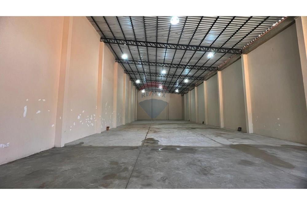 Depósito - Alquiler - Paraguay Alto Paraná Ciudad Del Este - WhatsApp Image 2025-10-07 at 09.40.19.jpeg - 114001022-255