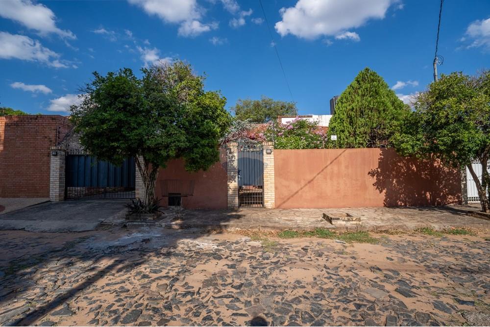 Residential - ਅਲੱਗ ਥਲੱਗ ਬਣਿਆ ਹੋਇਆ ਘਰ - Paraguay Asunción Nazareth - PY - 1.jpg - 143098069-7