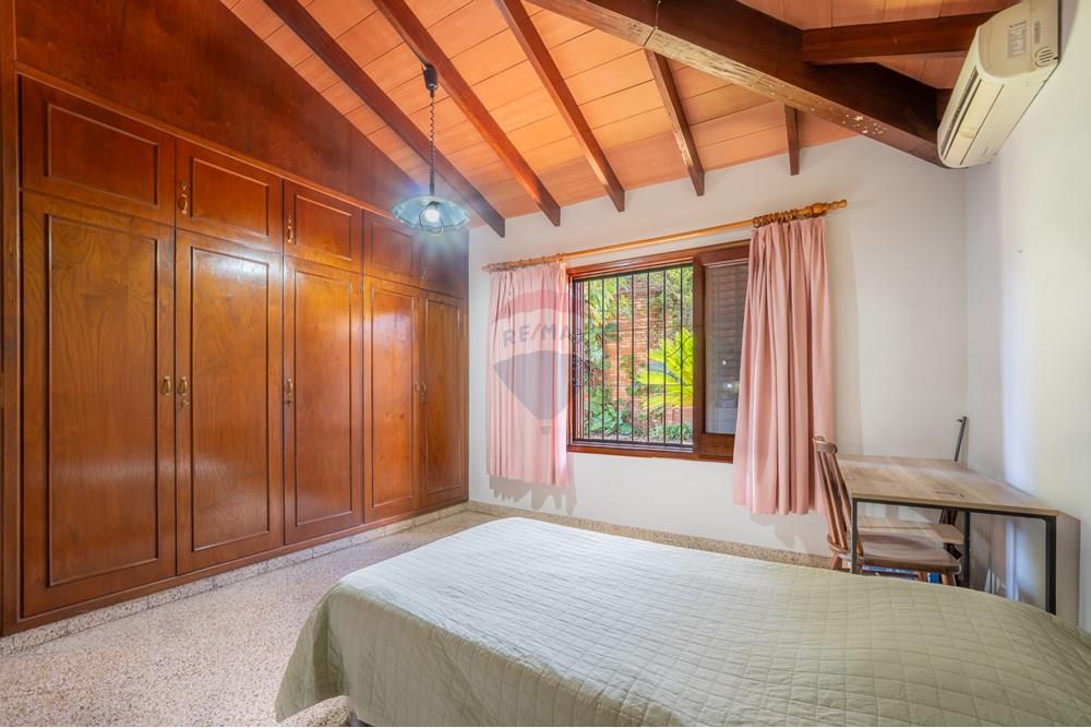 Residential - ਅਲੱਗ ਥਲੱਗ ਬਣਿਆ ਹੋਇਆ ਘਰ - Paraguay Asunción Nazareth - PY - 18.jpg - 143098069-7
