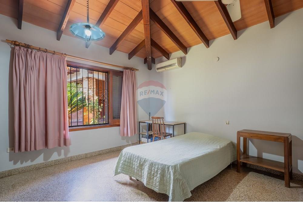 Residential - ਅਲੱਗ ਥਲੱਗ ਬਣਿਆ ਹੋਇਆ ਘਰ - Paraguay Asunción Nazareth - PY - 17.jpg - 143098069-7