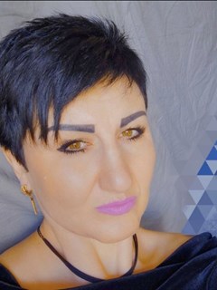 Ліза Жук (Агент з нерухомості) - RE/MAX Gold