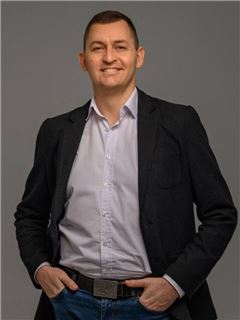 Іван Павлов (Агент з нерухомості) - RE/MAX Elite and Commercial group