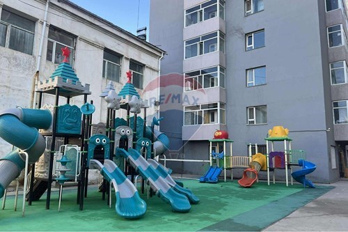 Худалдах-Үйлчилгээний талбай-жижиглэн-Баянзүрх, Монгол-119085005-19