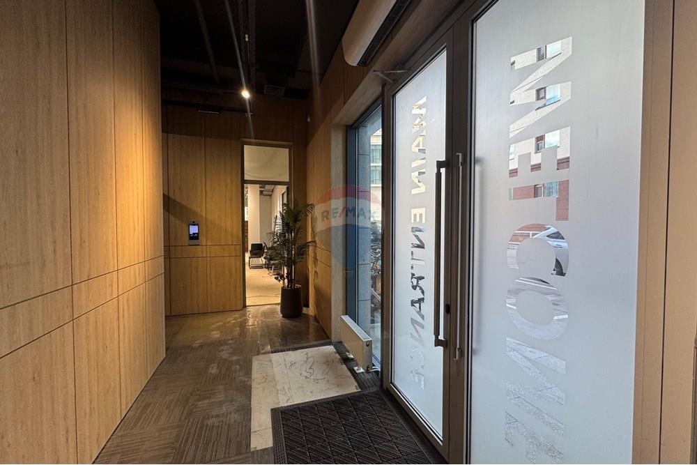 Commercieel - Laden/Einzelhandel - Баянзүрх, Монгол - MN - IMG_0207.jpeg - 119012221-511