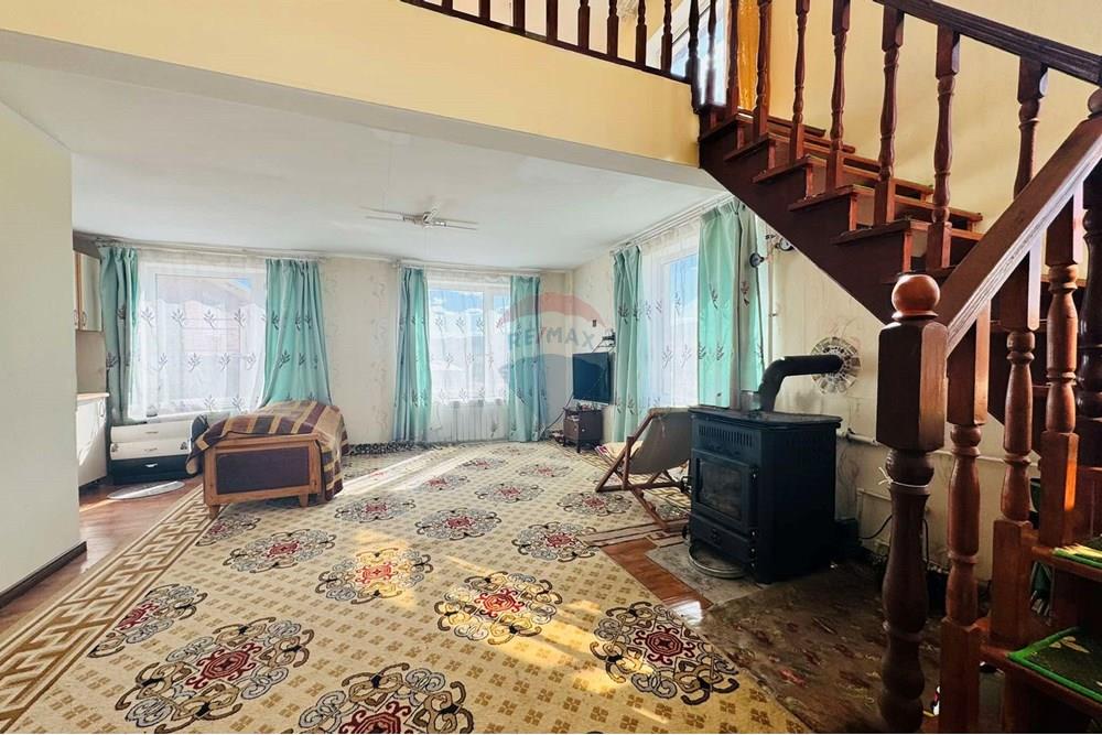 Résidentiel - Maison sur deux niveaux - Баянзүрх, Монгол - MN - 494861574_1380613926517946_5700472345185168337_n.jpg - 119012241-181