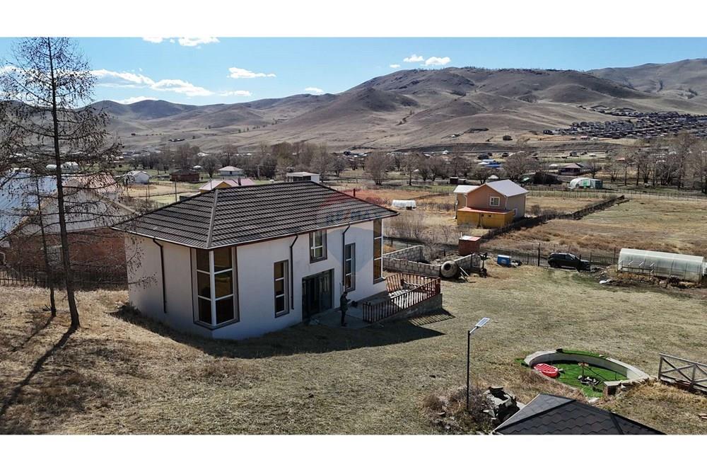 Résidentiel - Maison sur deux niveaux - Баянзүрх, Монгол - MN - 495046390_1254326766278016_6513114839630125988_n.jpg - 119012241-181