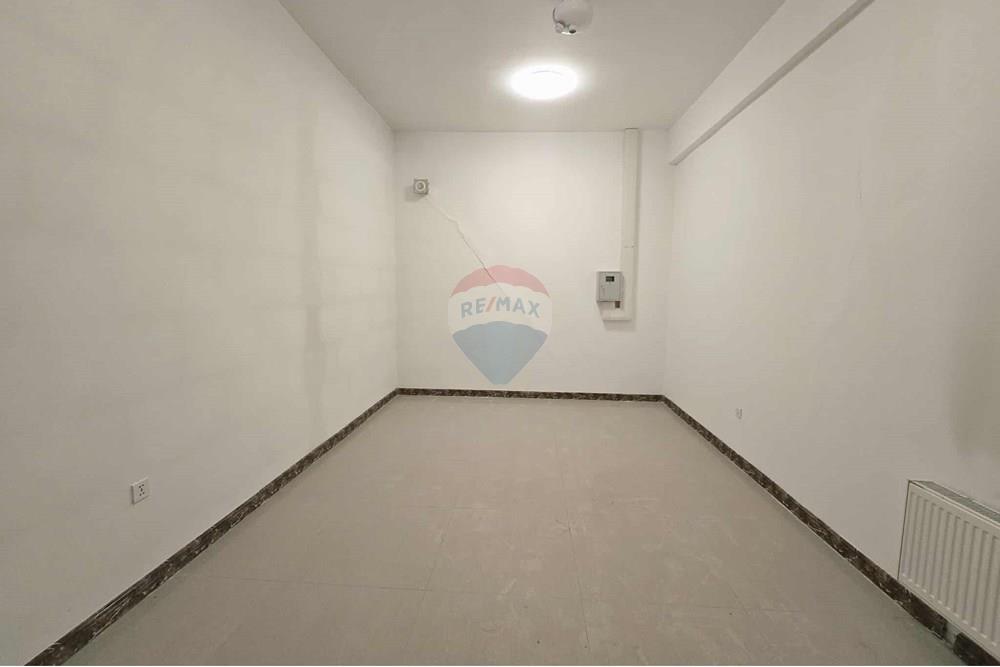 Commercieel - Laden/Einzelhandel - Баянзүрх, Монгол - MN - 4.jpg - 119012395-405