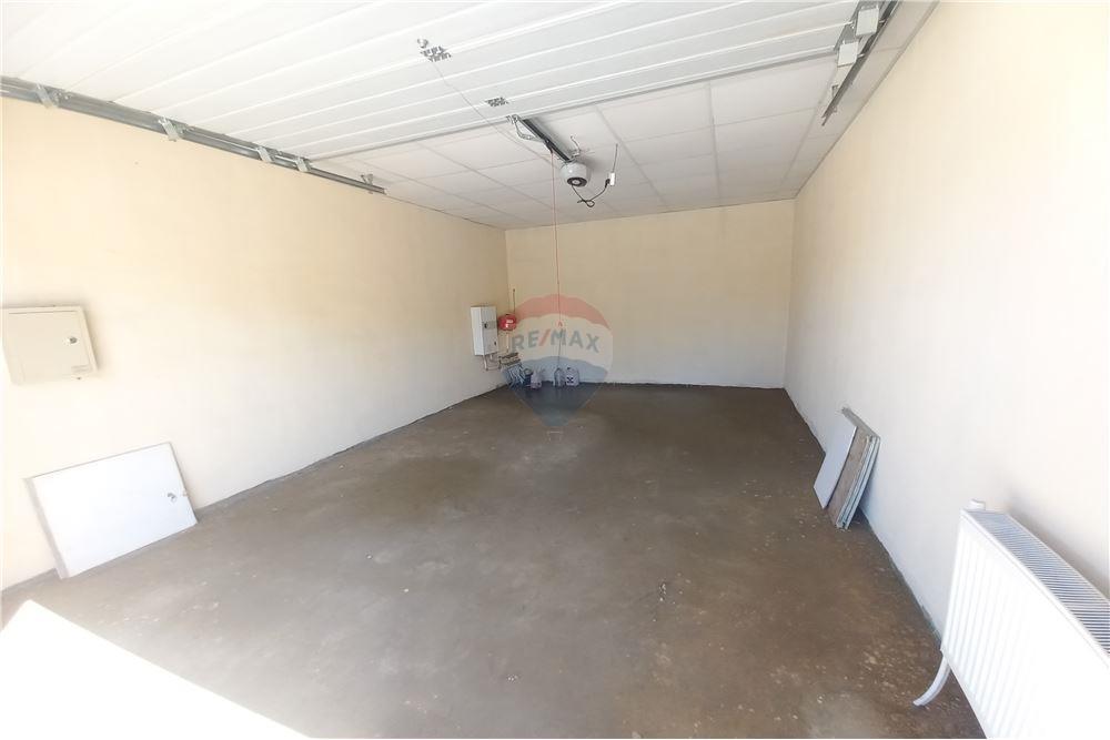 Residencial - Adosado - Сонгинохайрхан, Монгол - MN - Estacionamiento - 119012145-478