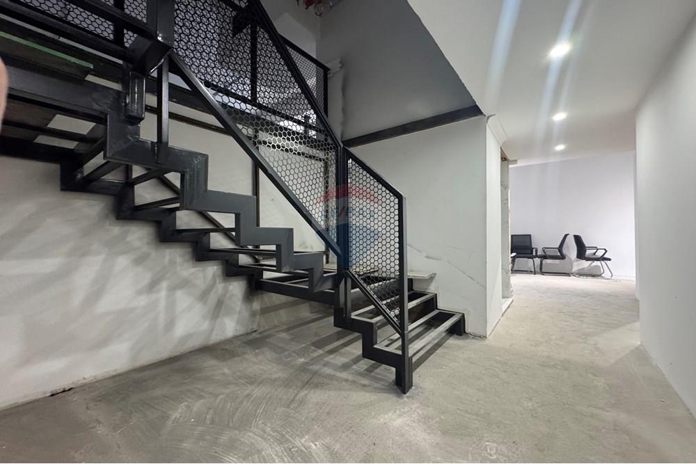 Commercieel - Laden/Einzelhandel - Баянзүрх, Монгол - MN - IMG_0197.jpeg - 119012221-511