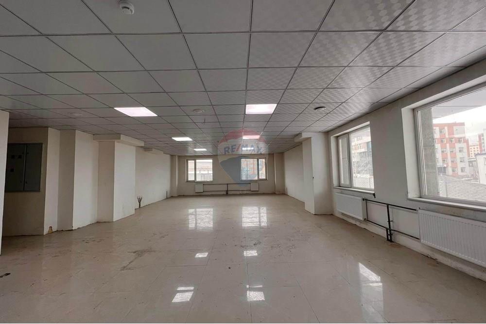 Commercial - Commercial/Retail - Khan-Uul, Mongolia - MN - 466609419_8784204621665437_6201835037279430296_n.jpg - 119010115-34