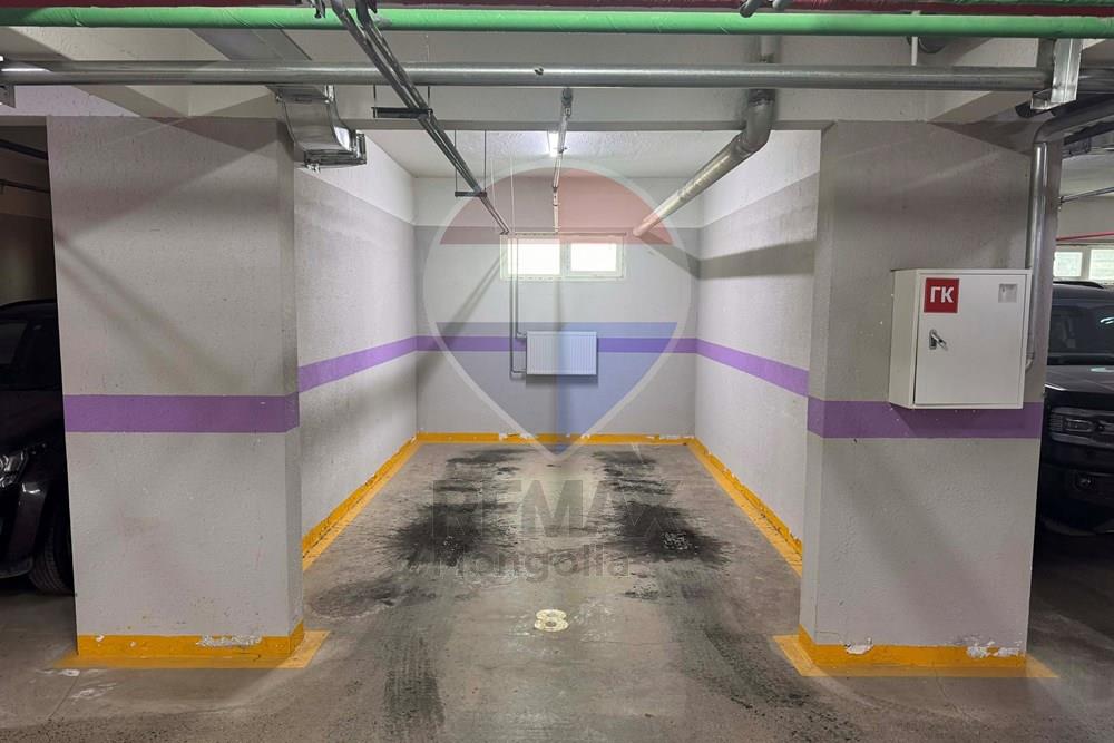 Residential - Parking - Khan-Uul, Mongolia - MN - BbliDZ4-.jpg - 119030096-81