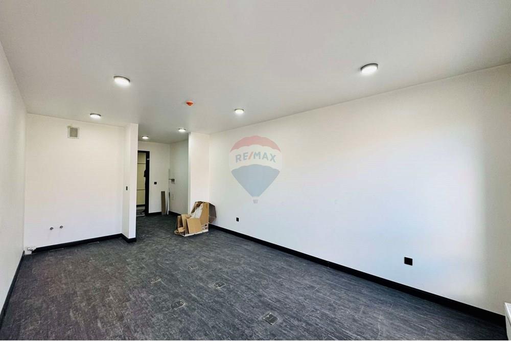 Surface commerciale - Bureau - Чингэлтэй, Монгол - MN - 495049443_1022097923401142_7009518454213157180_n.jpg - 119012241-182