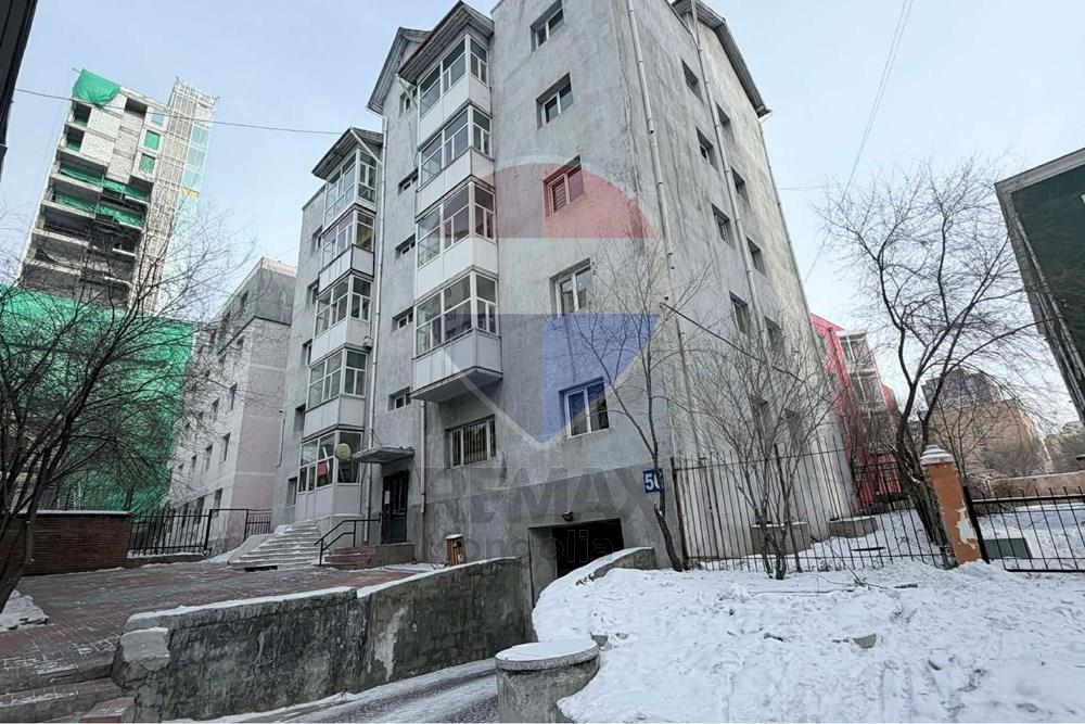 Residential - Parking - Bayanzurkh, Mongolia - MN - 630b3152-e575-4e12-8669-83e65121ff41.jpg - 119012391-33