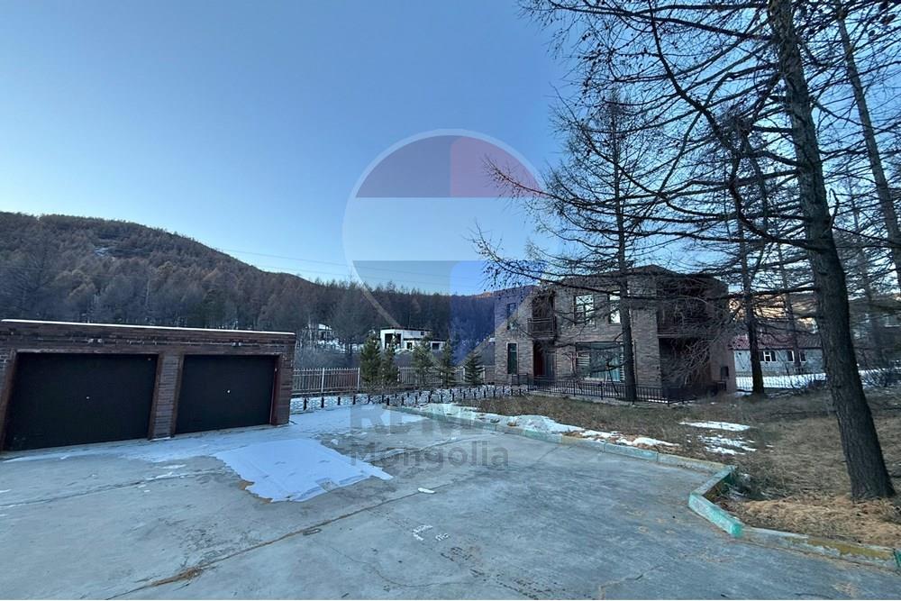 Residential - Two Level House - Sukhbaatar, Mongolia - MN - IMG_9303.jpeg - 119012321-58