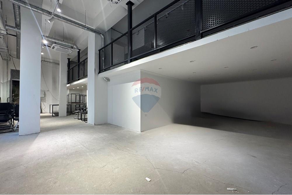 Commercieel - Laden/Einzelhandel - Баянзүрх, Монгол - MN - IMG_0202.jpeg - 119012221-511