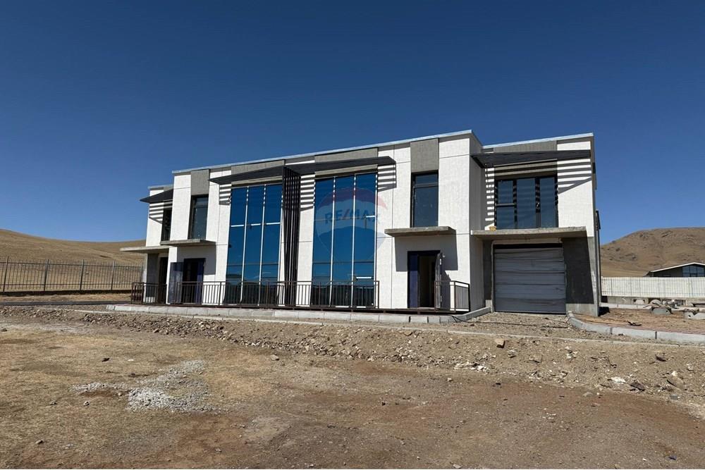 Residential - Townhouse - Khan-Uul, Mongolia - MN - 1dc05a54-a9ff-4da4-90c7-50725e6ae1c2.jpg - 119010115-9