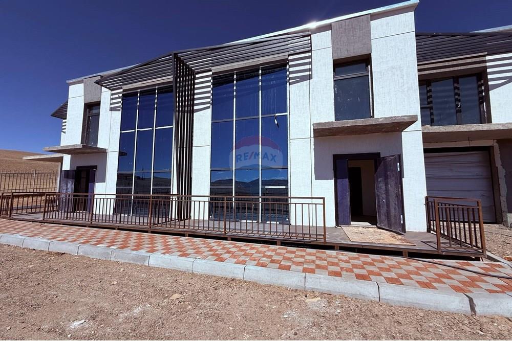 Residential - Townhouse - Khan-Uul, Mongolia - MN - df61c594-94cc-4f95-aee9-5140c94eeb67.jpg - 119010115-9