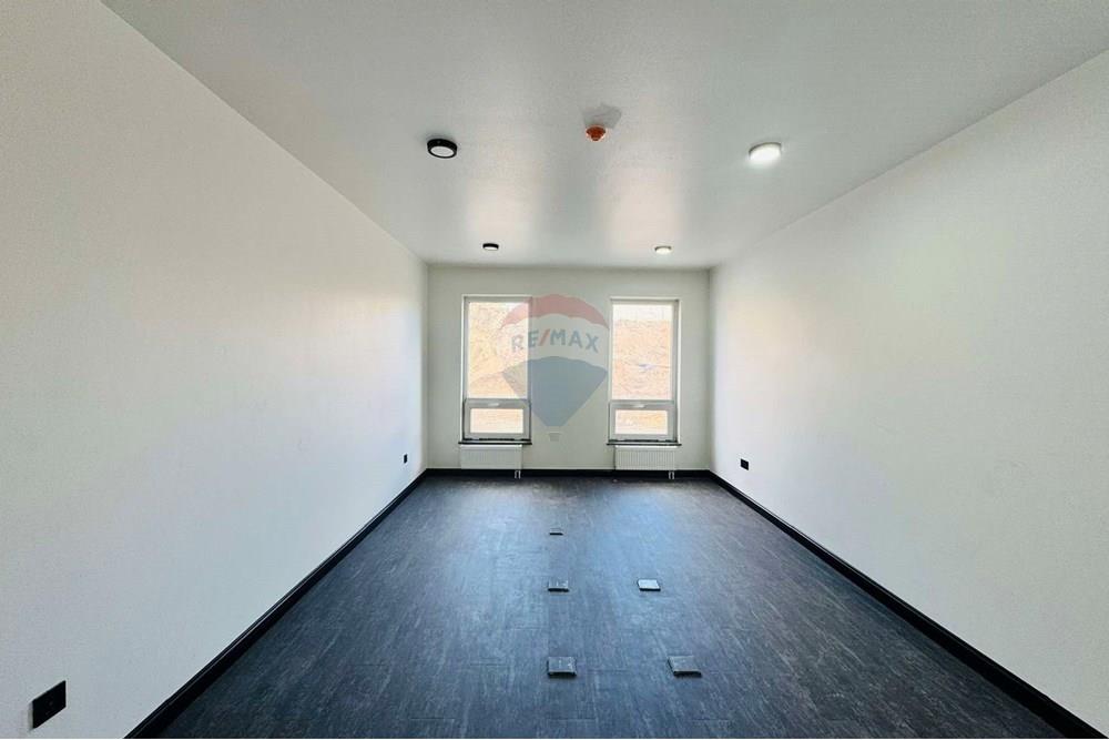 Surface commerciale - Bureau - Чингэлтэй, Монгол - MN - 494870602_1397378024615557_7936584175239946129_n.jpg - 119012241-182