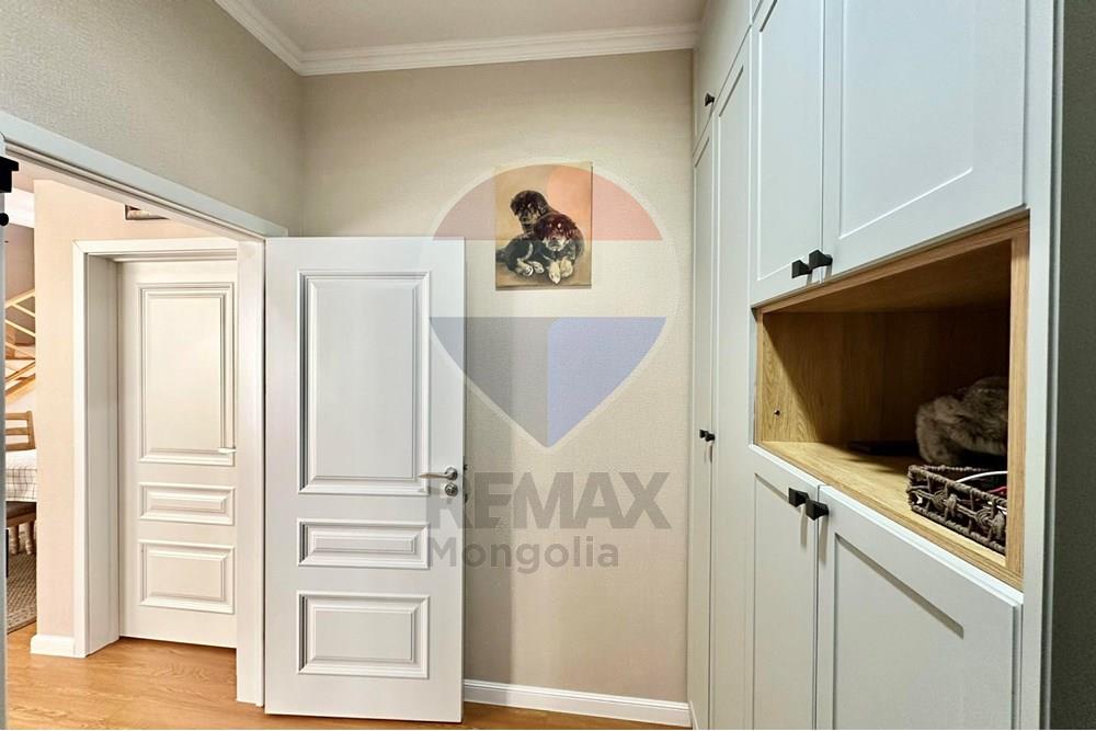 Residential - Two Level House - Bayanzurkh, Mongolia - MN - 606099032_1509425120145593_8948398716197611749_n.jpg - 119012085-366