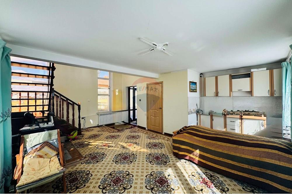 Résidentiel - Maison sur deux niveaux - Баянзүрх, Монгол - MN - 494856952_1022520310017300_6128527057110952227_n.jpg - 119012241-181