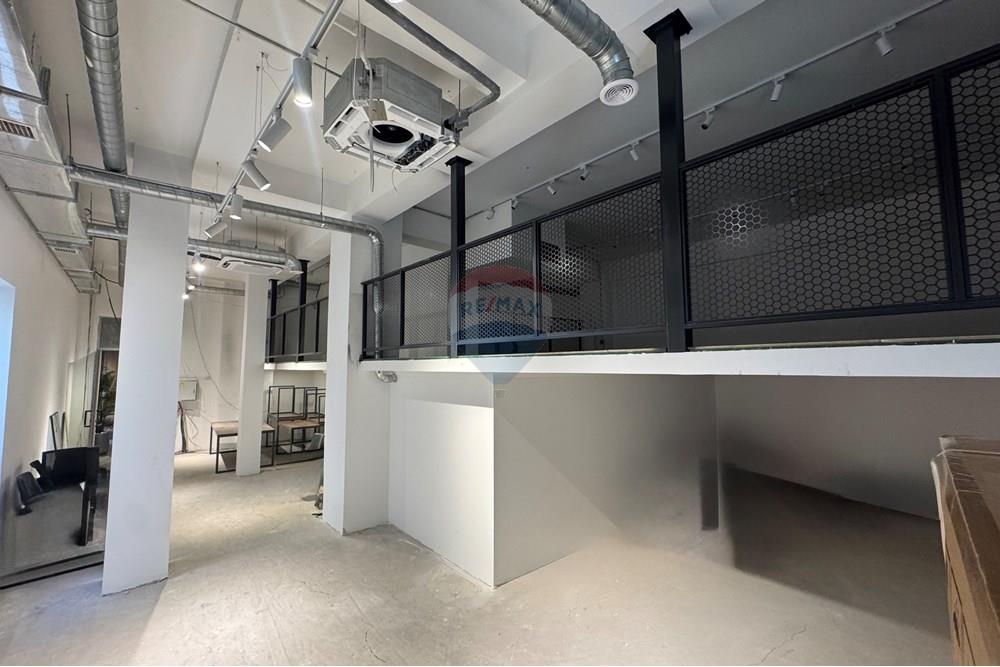 Commercieel - Laden/Einzelhandel - Баянзүрх, Монгол - MN - IMG_0206.jpeg - 119012221-511