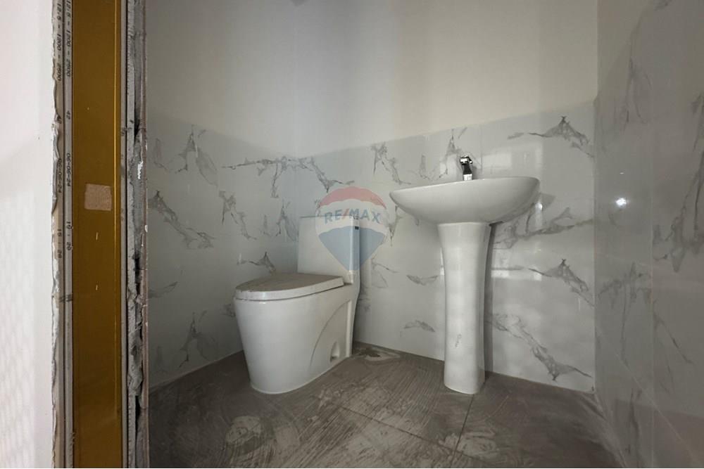 Commercieel - Laden/Einzelhandel - Баянзүрх, Монгол - MN - IMG_0192.jpeg - 119012221-511