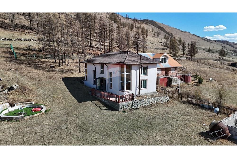 Résidentiel - Maison sur deux niveaux - Баянзүрх, Монгол - MN - 494860918_1260817798778261_1725195799970236301_n.jpg - 119012241-181