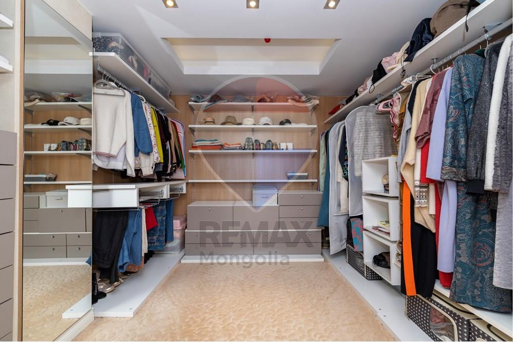 Residential - Duplex - Khan-Uul, Mongolia - MN - 0G0A4331.jpg - 119012206-317