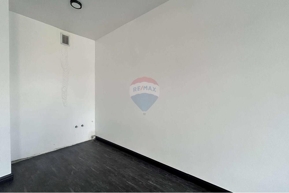 Comercial - Oficina - Баянзүрх, Монгол - MN - 536281106_122173205066579142_7656110169523404589_n.jpg - 119012351-58