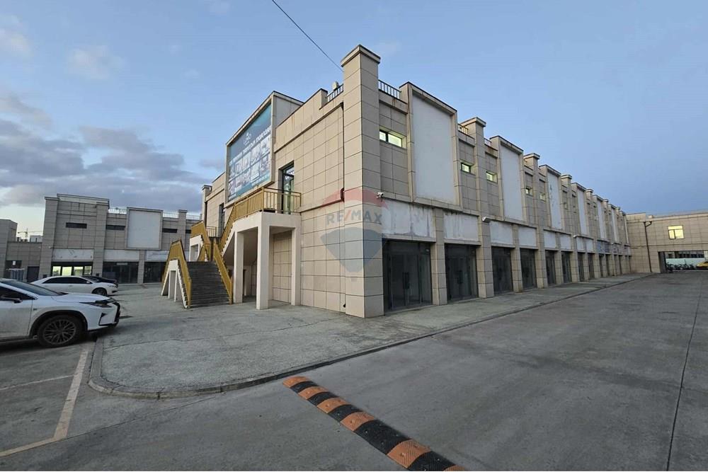 Commercieel - Laden/Einzelhandel - Баянзүрх, Монгол - MN - 2.jpg - 119012395-405