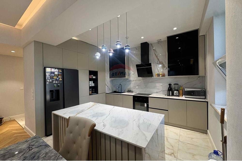 Residential - Parking - Khan-Uul, Mongolia - MN - 9.jpg - 119012121-707