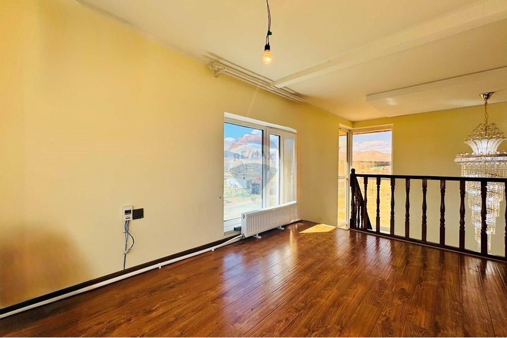 Résidentiel - Maison sur deux niveaux - Баянзүрх, Монгол - MN - 494870497_553115504519075_1641678316771410753_n.jpg - 119012241-181