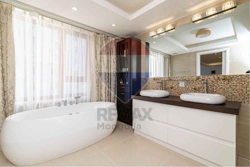 Residential - Duplex - Khan-Uul, Mongolia - MN - 0G0A4342.jpg - 119012206-317