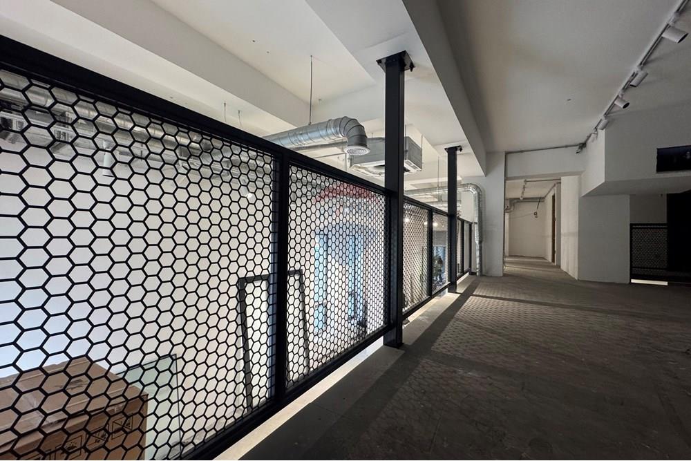 Commercieel - Laden/Einzelhandel - Баянзүрх, Монгол - MN - IMG_0185.jpeg - 119012221-511