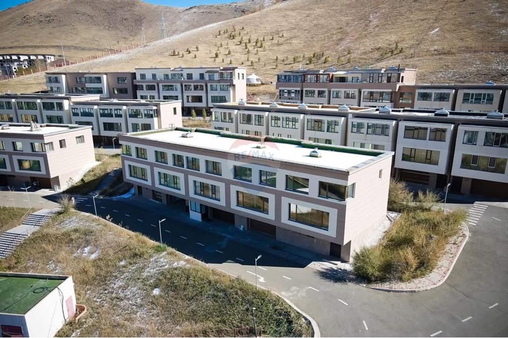 Residential - Townhouse - Khan-Uul, Mongolia - MN - 487756173_3047580962073846_7523371384940417858_n.jpg - 119012407-39