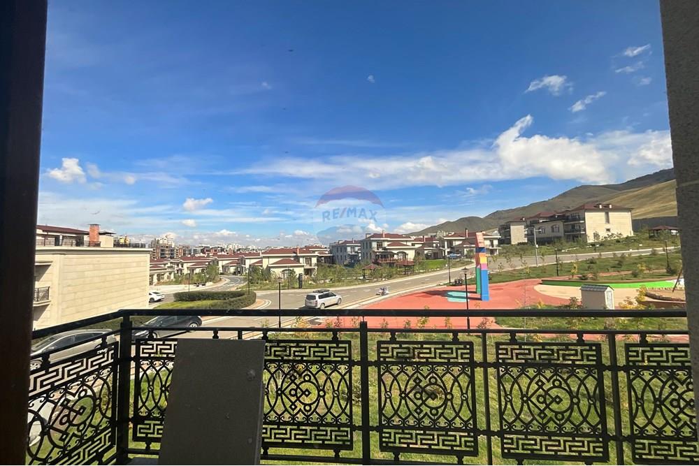 Residential - Two Level House - Khan-Uul, Mongolia - MN - IMG_0155.jpeg - 119012413-163