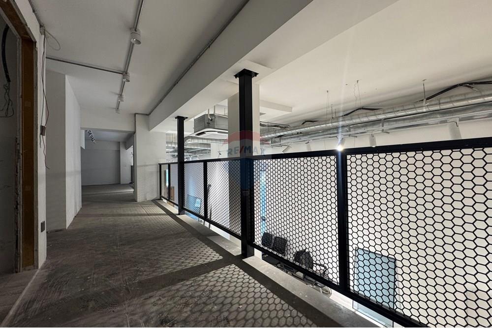 Commercieel - Laden/Einzelhandel - Баянзүрх, Монгол - MN - IMG_0190.jpeg - 119012221-511