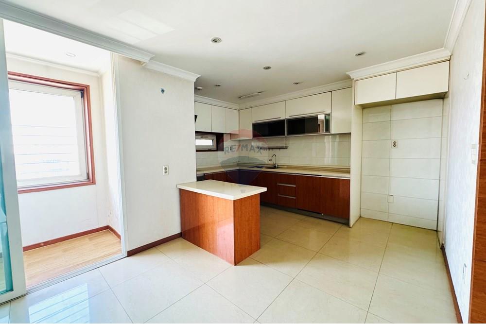 Residential - Condo/Apartment - Bayanzurkh, Mongolia - MN - IMG_3282.jpg - 119012367-18