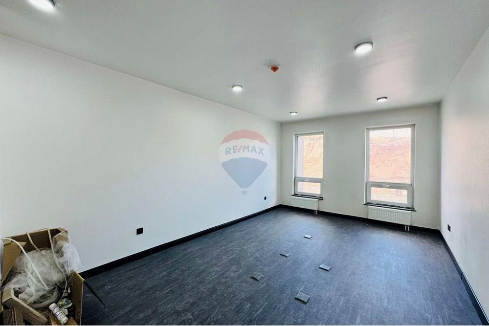 Surface commerciale - Bureau - Чингэлтэй, Монгол - MN - 495264009_1010764097791296_7669154307514164293_n.jpg - 119012241-182