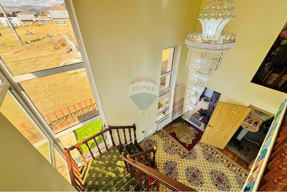 Résidentiel - Maison sur deux niveaux - Баянзүрх, Монгол - MN - 495047003_29475877405391263_7310887162139726313_n.jpg - 119012241-181