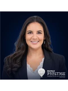 Associate in Training - Ana Figueiredo - Prestige