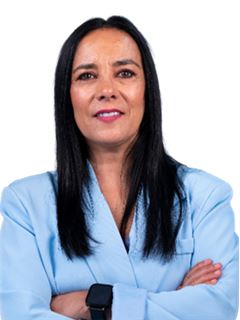 Dora Guerra - Universal