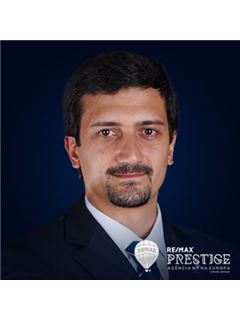 Associate in Training - Pedro Galvão - Prestige