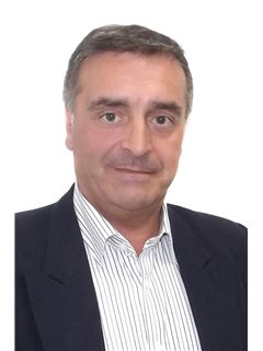 Pedro Forneas - Parceria com Natalia Voronina - RE/MAX - Almada