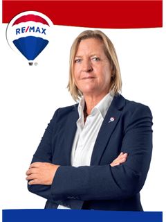 Carina Nielsen - RE/MAX - Rainha
