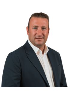 Douglas Seco - Universal