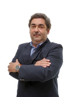 Pedro Bastos - RE/MAX - White II